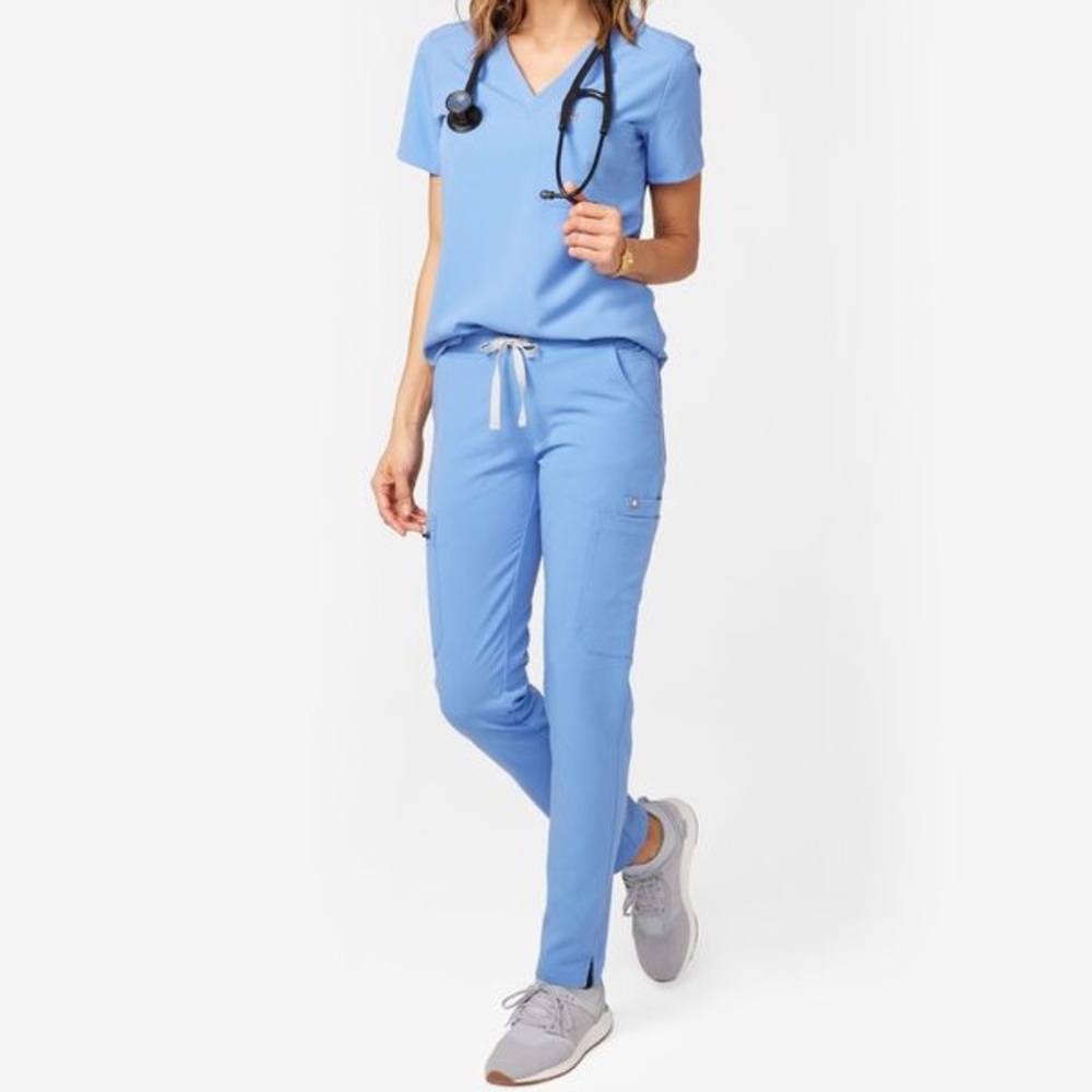 FIGS Women’s Ceil Blue Scrubs Set